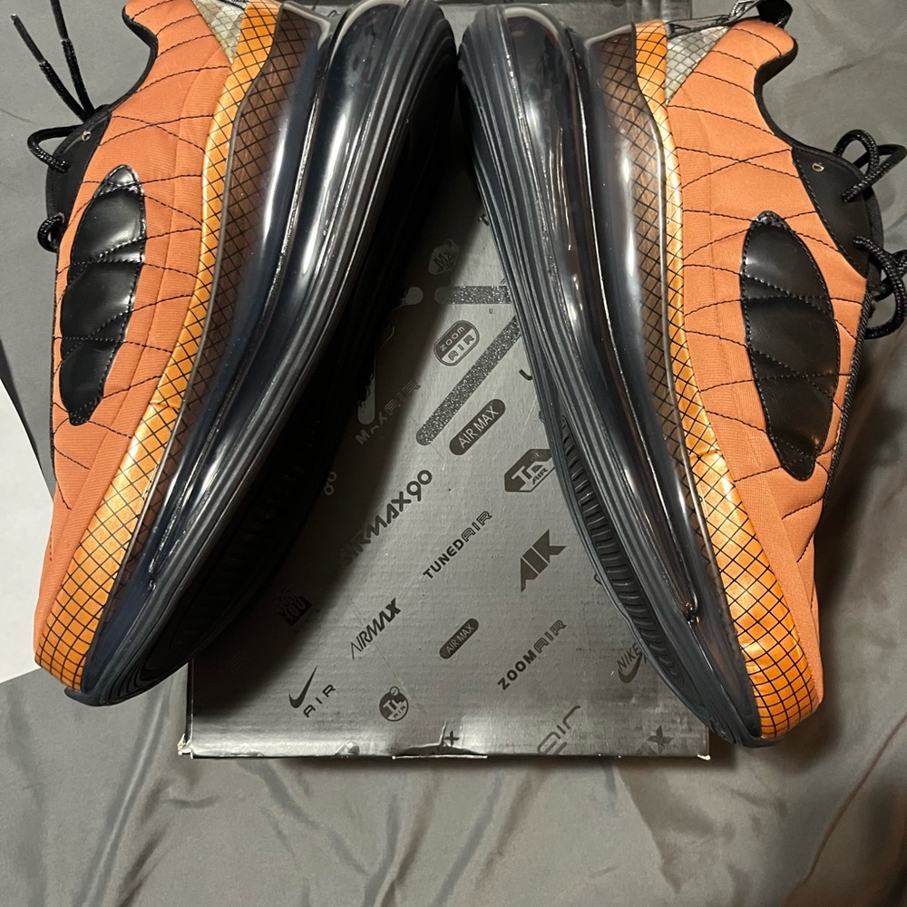 Men’s size 10 Nike air max 720 new in box !